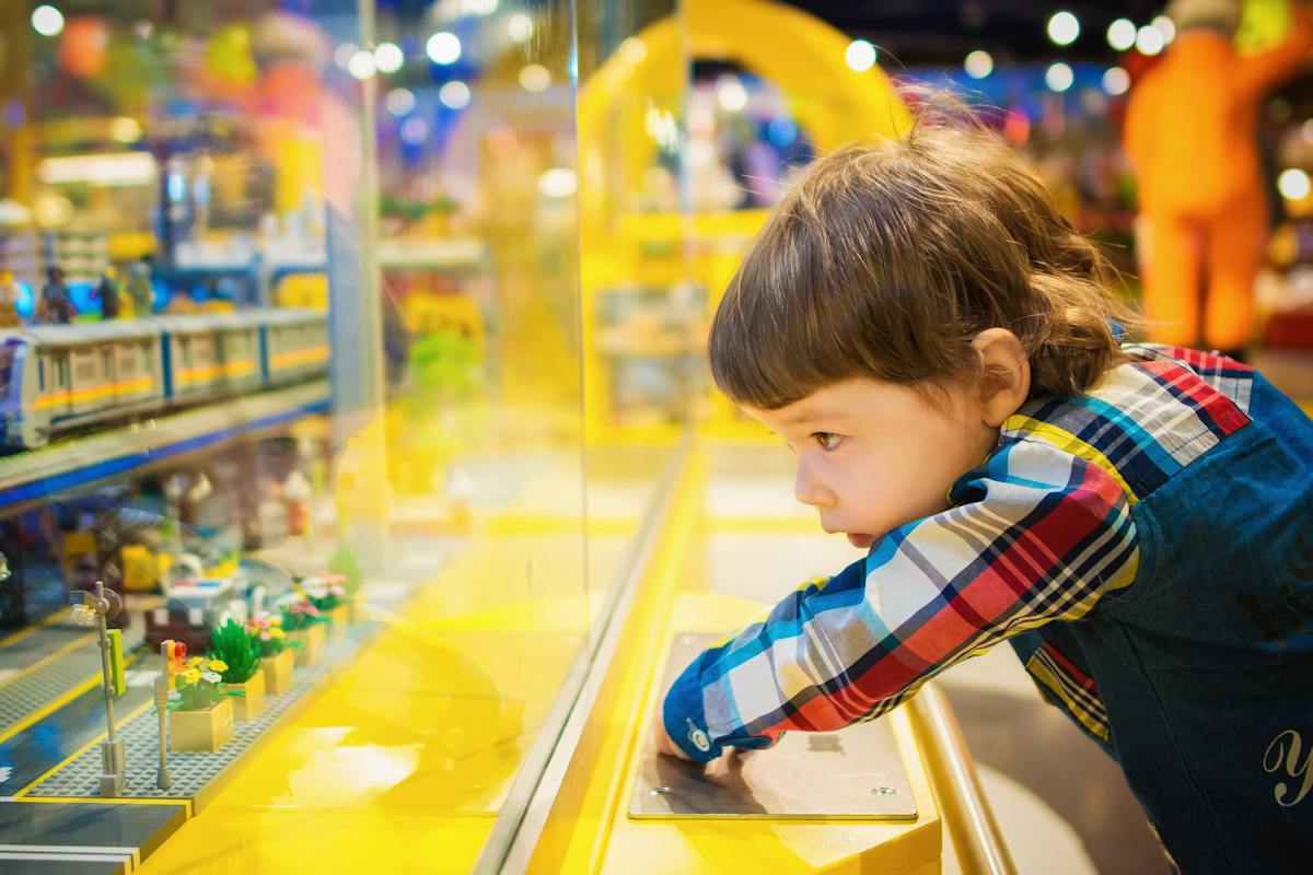 Brinquedos: é possível agradar os pequenos sem gastar muito?